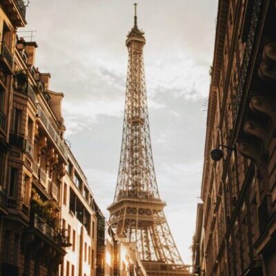 Eiffiel Tower in Paris. Photo by Diogo Fagundes